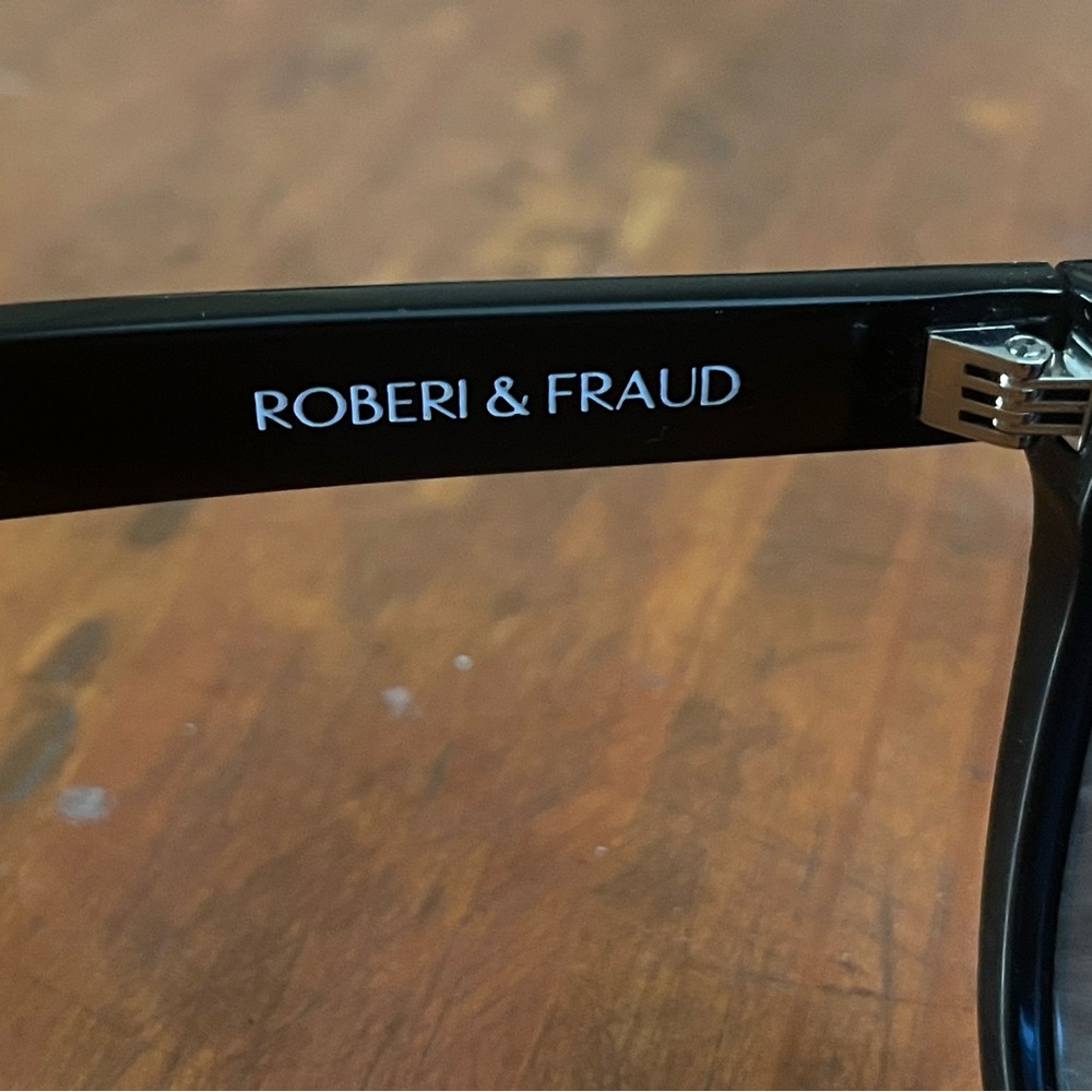 New Roberi & Fraud Sunglasses - Picture 3 of 6